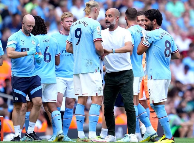  纽卡斯尔，特里皮尔任意球破门救主  